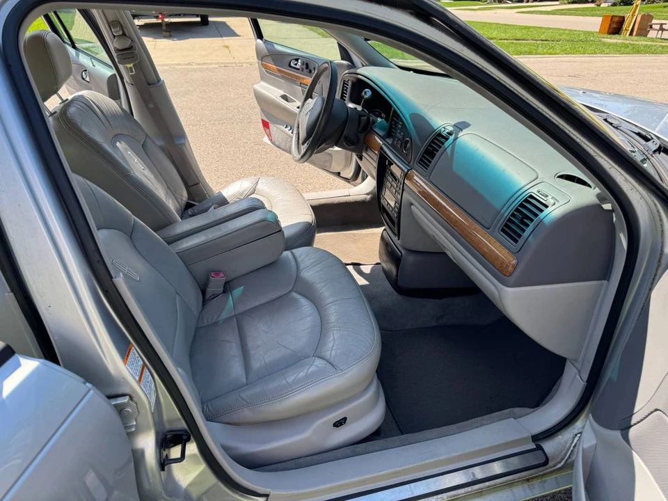 2001 Lincoln Continental 9th Gen - Image 6 of 8