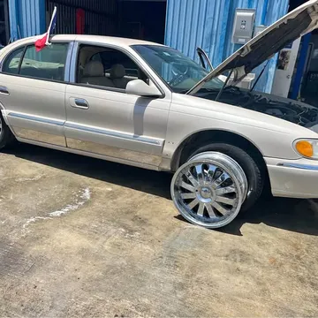 2001 Lincoln Continental