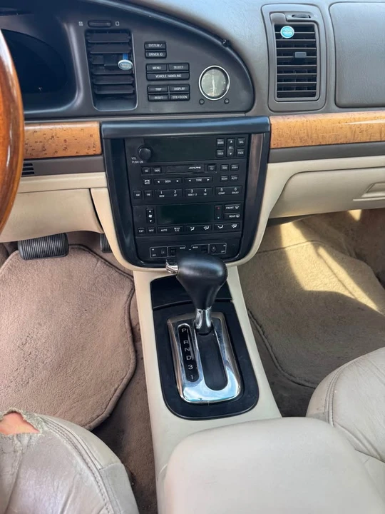 2001 Lincoln Continental 9th Gen - Image 7 of 9