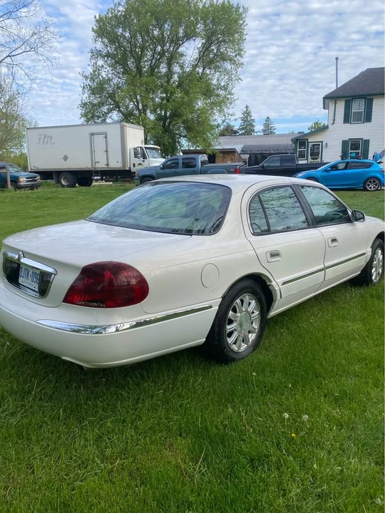 2001 Lincoln Continental 9th Gen - Image 4 of 9