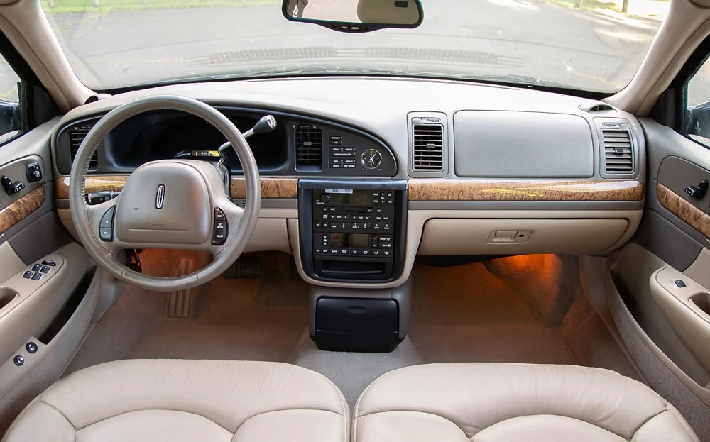 2001 Lincoln Continental 9th Gen - Image 16 of 19