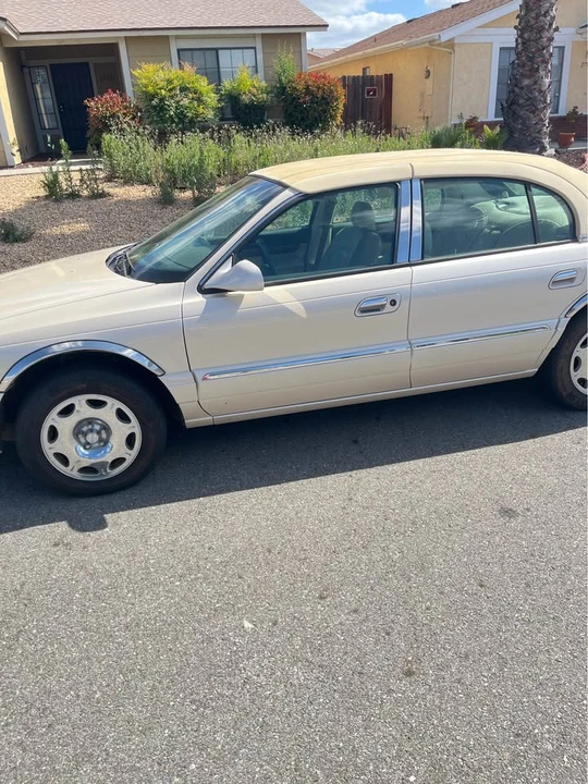 2001 Lincoln Continental 9th Gen - Image 3 of 13
