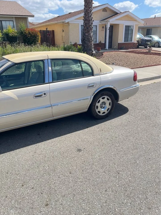 2001 Lincoln Continental 9th Gen - Image 5 of 13