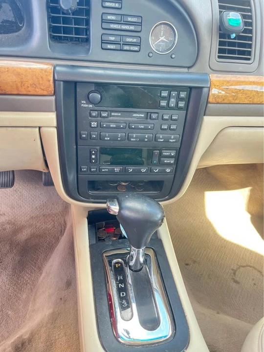 2001 Lincoln Continental 9th Gen - Image 9 of 13