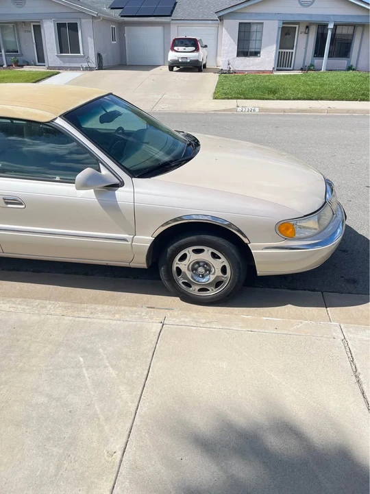 2001 Lincoln Continental 9th Gen - Image 4 of 13