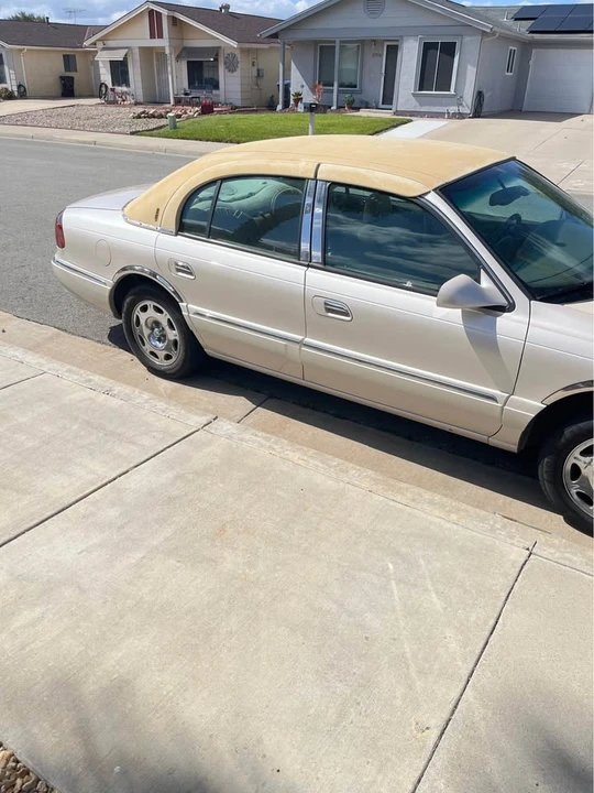 2001 Lincoln Continental 9th Gen - Image 2 of 13