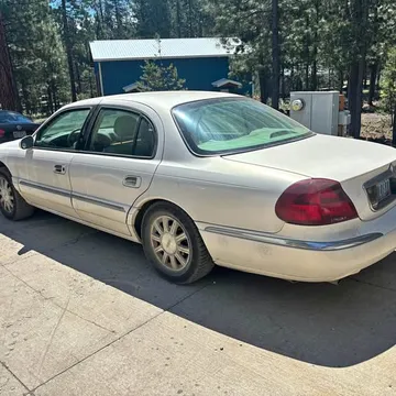 2001 Lincoln Continental Premiere Sedan 4D
