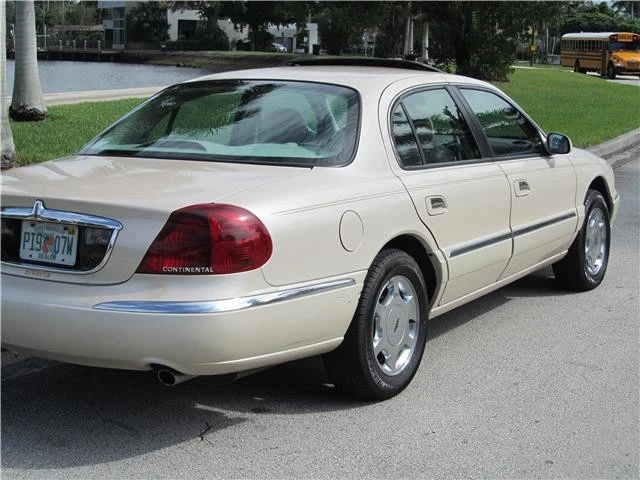 2001 Lincoln Continental 9th Gen - Image 3 of 12