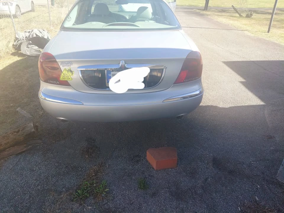 2001 Lincoln Continental 9th Gen - Image 2 of 6