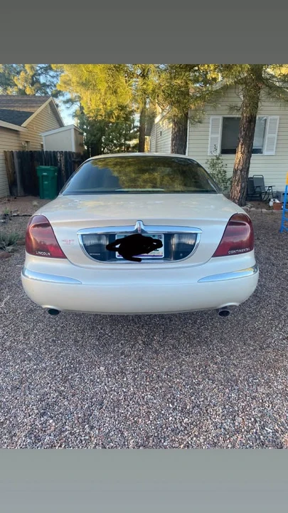 2001 Lincoln Continental 9th Gen - Image 2 of 9