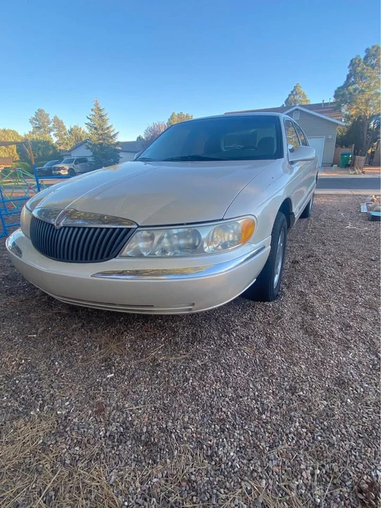 2001 Lincoln Continental 9th Gen - Image 4 of 9