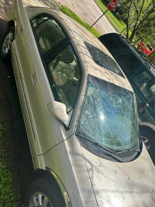 2001 Lincoln Continental 9th Gen - Image 2 of 13