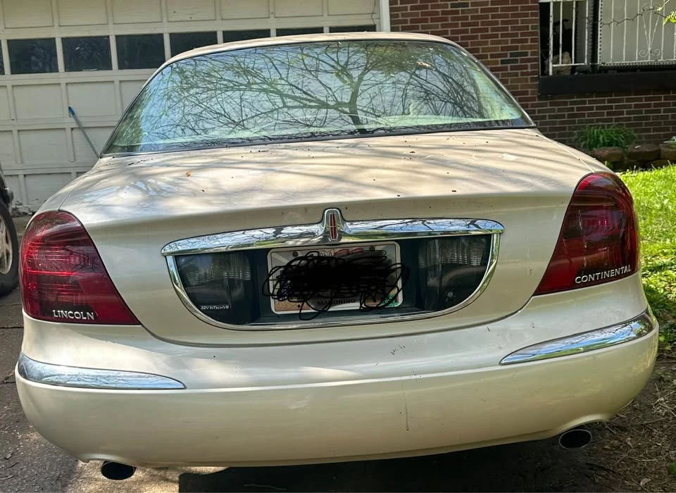 2001 Lincoln Continental 9th Gen - Image 3 of 13