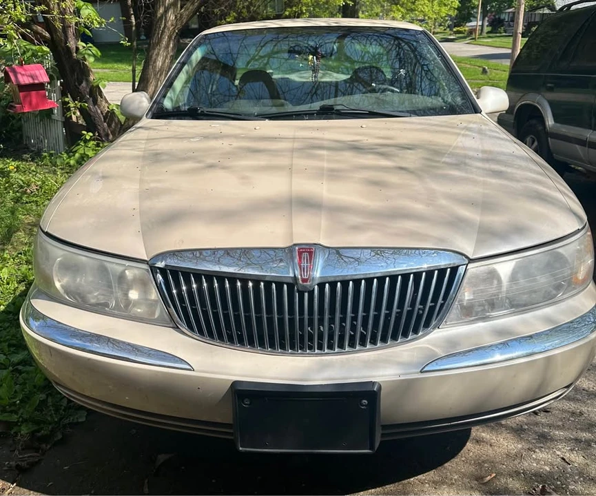 2001 Lincoln Continental 9th Gen - Image 11 of 13