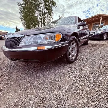 2001 Lincoln Continental Sedan 4D