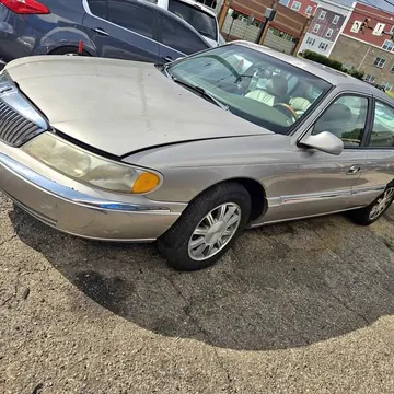 2001 Lincoln Continental Sedan 4D