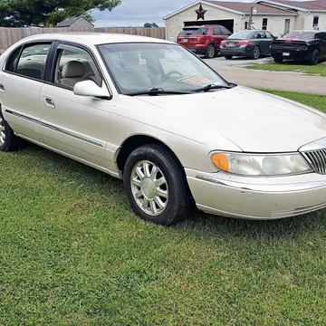 2001 Lincoln Continental Sedan 4D