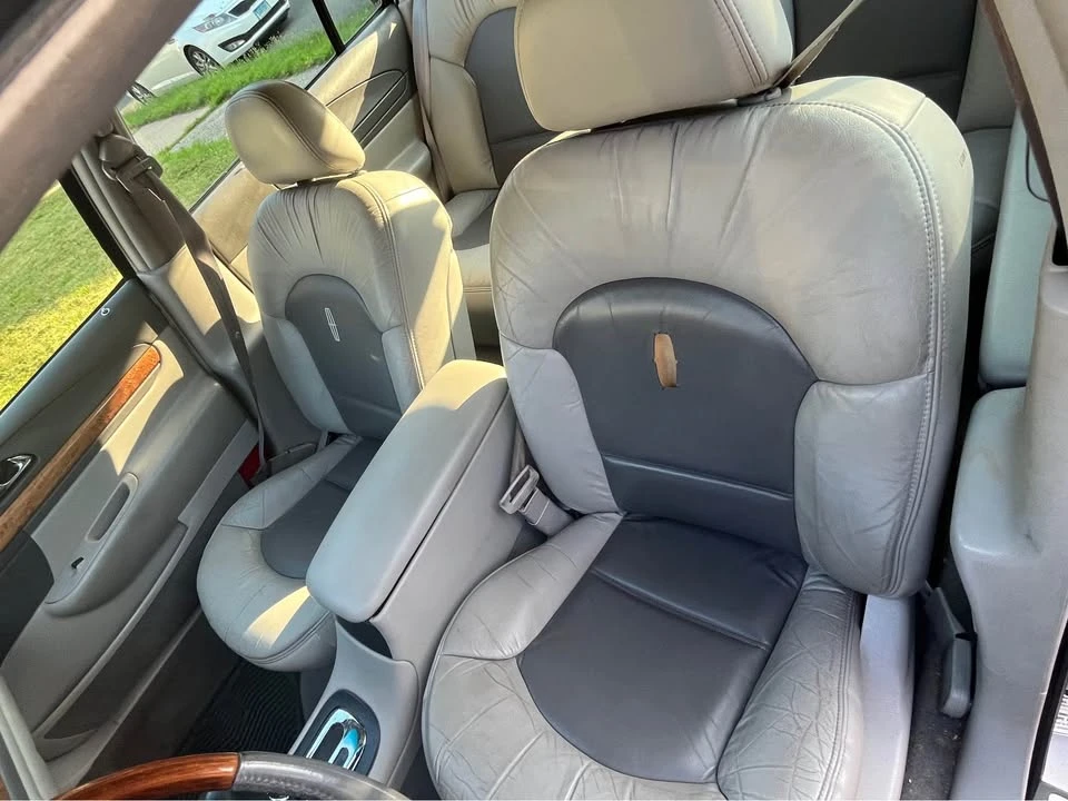 2001 Lincoln Continental 9th Gen - Image 3 of 8