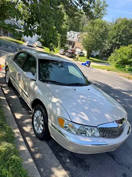 2001 Lincoln Continental Sedan 4D