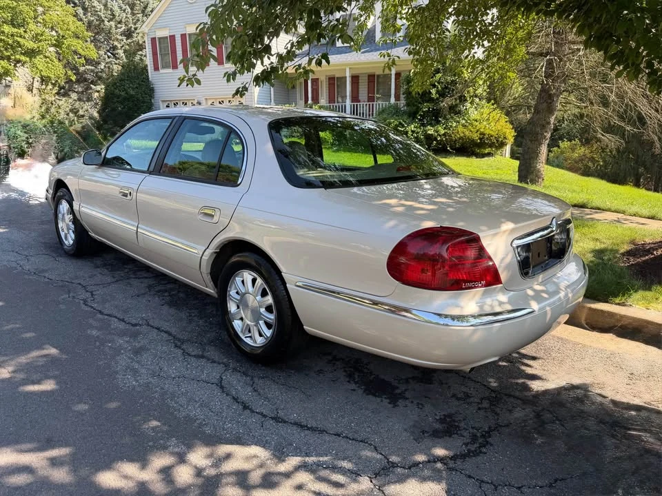 2001 Lincoln Continental 9th Gen - Image 5 of 13