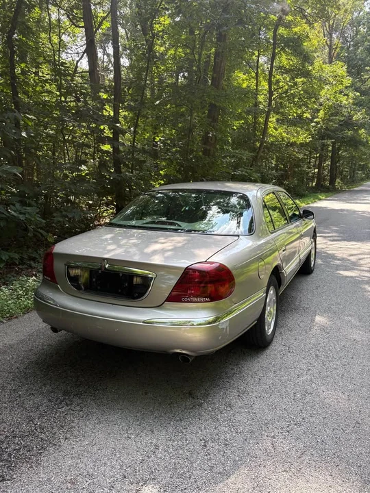 2001 Lincoln Continental 9th Gen - Image 4 of 11