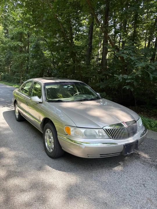 2001 Lincoln Continental 9th Gen - Image 5 of 11