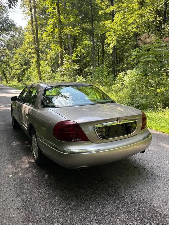2001 Lincoln Continental 9th Gen - Image 6 of 11