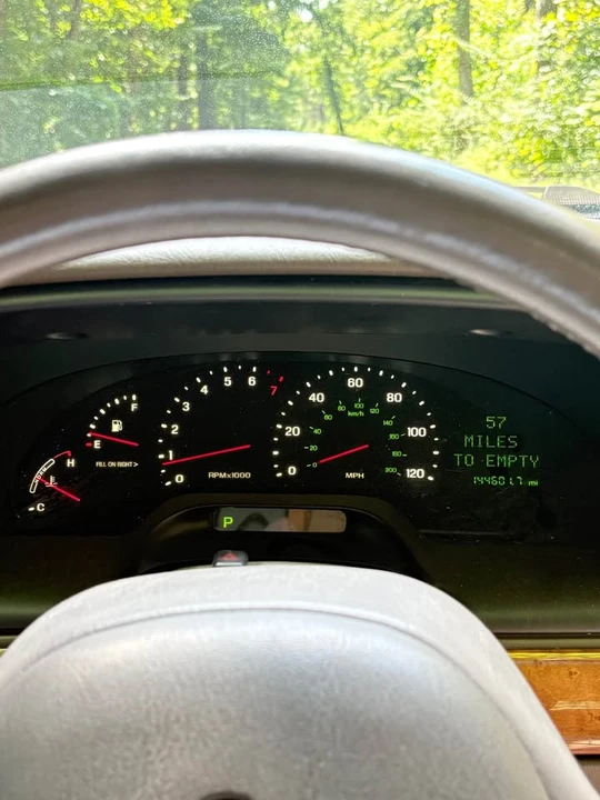 2001 Lincoln Continental 9th Gen - Image 11 of 11