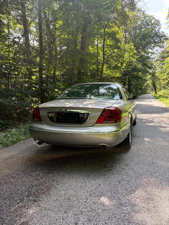 2001 Lincoln Continental 9th Gen - Image 3 of 11