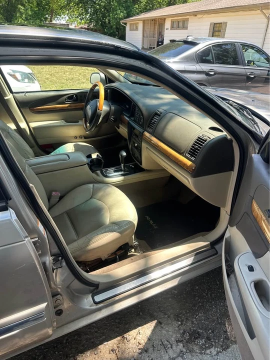 2001 Lincoln Continental 9th Gen - Image 11 of 14
