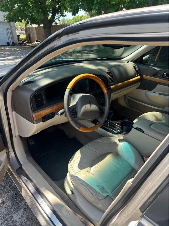2001 Lincoln Continental 9th Gen - Image 7 of 14