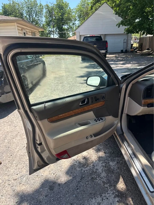2001 Lincoln Continental 9th Gen - Image 6 of 14