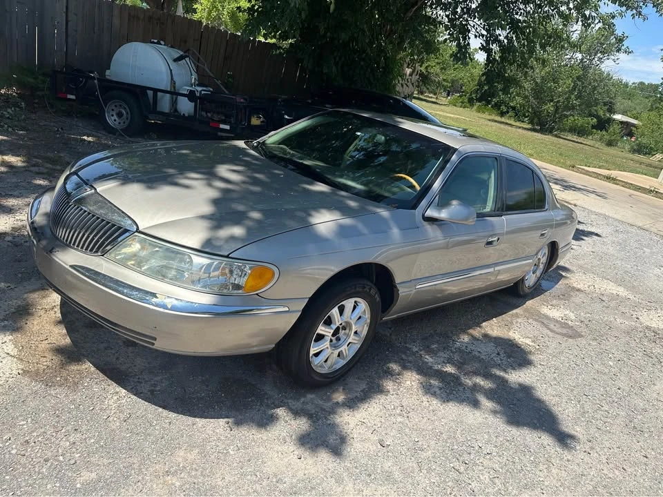 2001 Lincoln Continental 9th Gen - Image 14 of 14