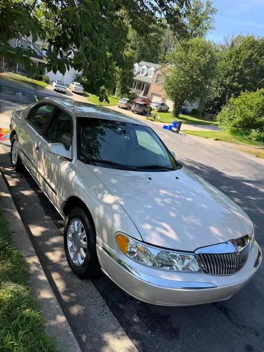 2001 Lincoln Continental 9th Gen - Image 3 of 13