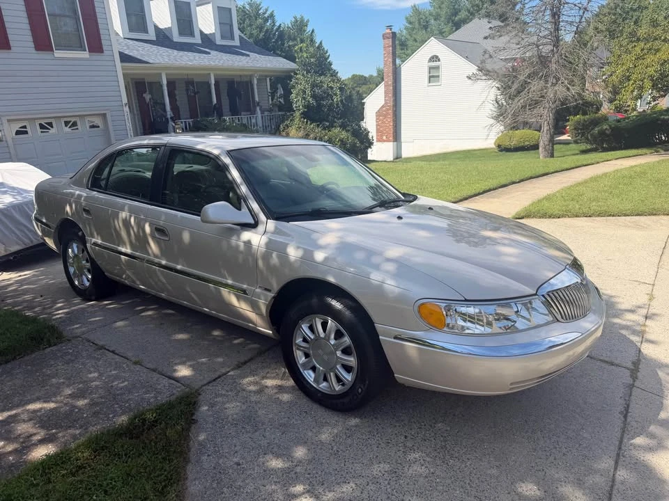 2001 Lincoln Continental 9th Gen - Image 4 of 15