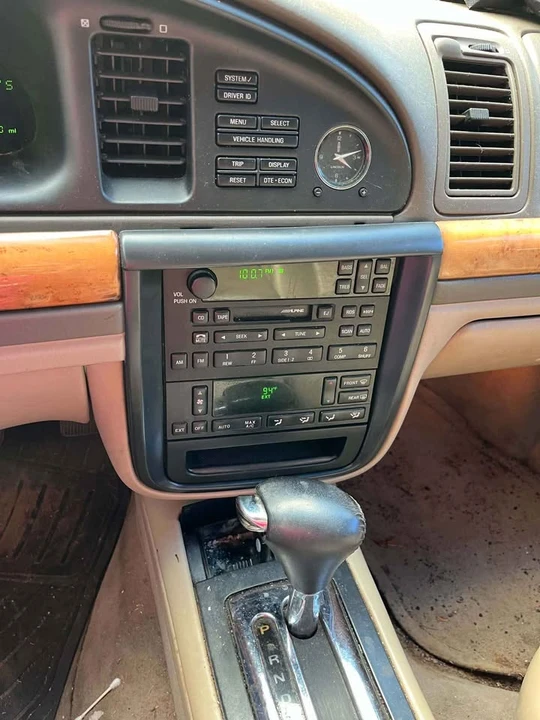 2001 Lincoln Continental 9th Gen - Image 10 of 10