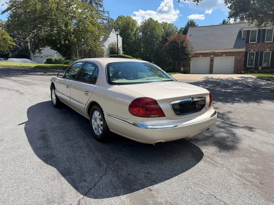 2001 Lincoln Continental 9th Gen - Image 8 of 19