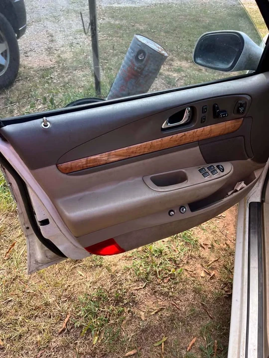 2001 Lincoln Continental 9th Gen - Image 7 of 10