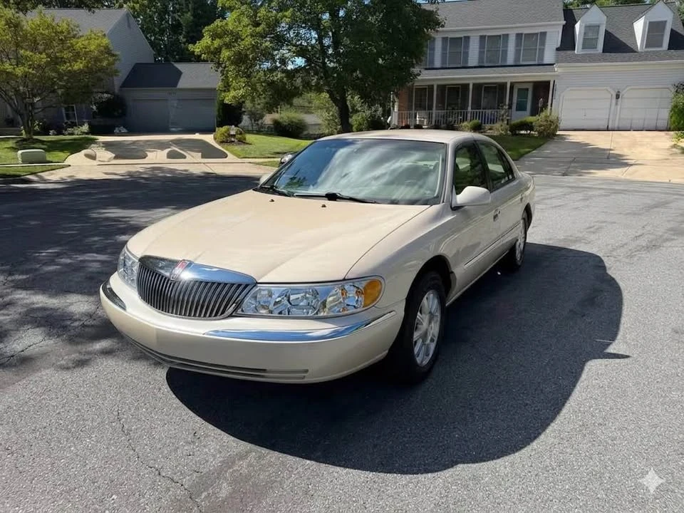 2001 Lincoln Continental 9th Gen - Image 3 of 18