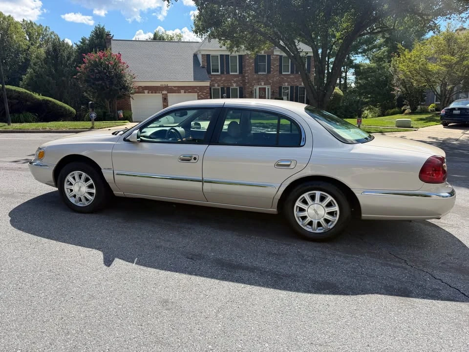 2001 Lincoln Continental 9th Gen - Image 8 of 18