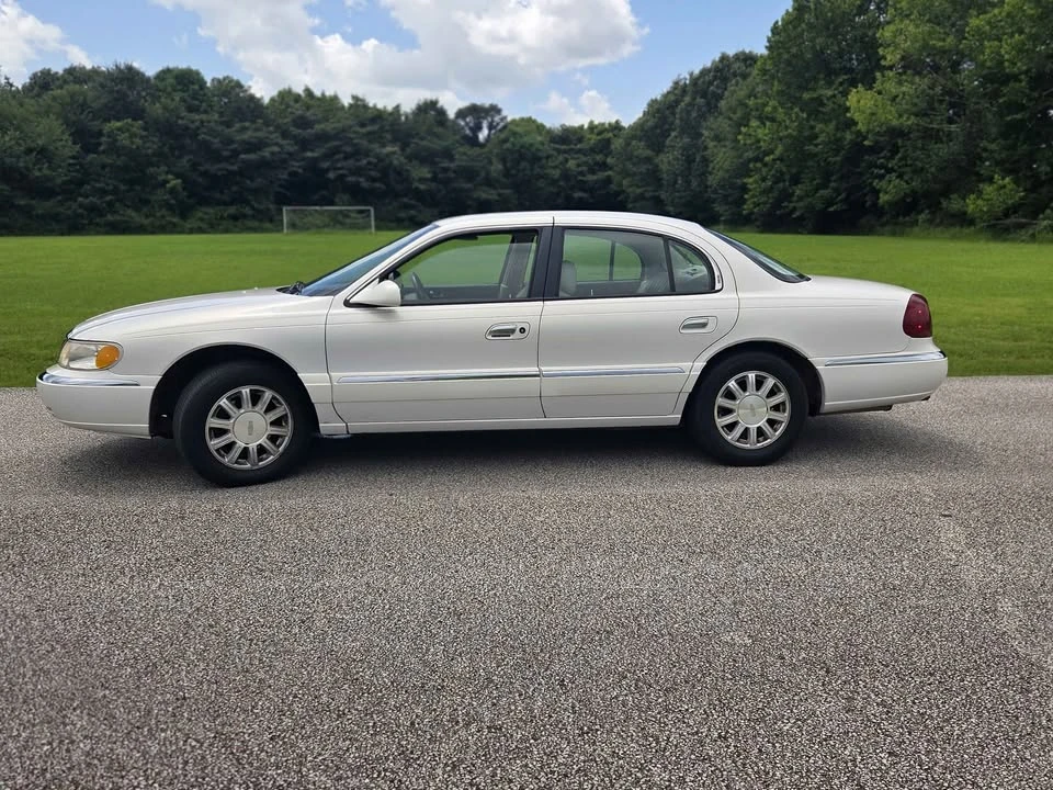 2001 Lincoln Continental 9th Gen - Image 3 of 15