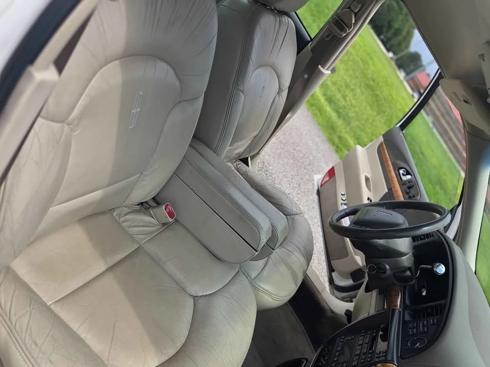 2001 Lincoln Continental 9th Gen - Image 13 of 15