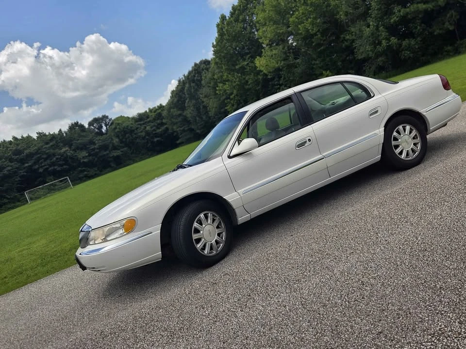 2001 Lincoln Continental 9th Gen - Image 8 of 15