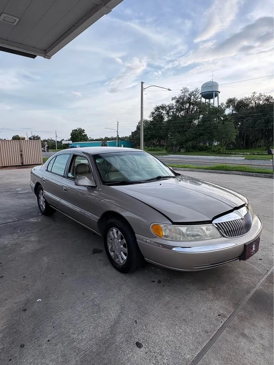2001 Lincoln Continental 9th Gen - Image 3 of 7