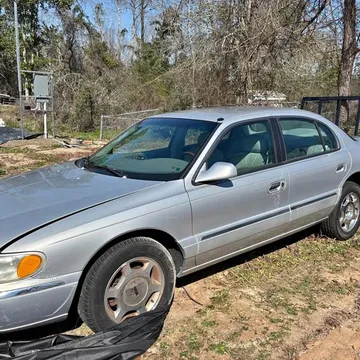 2001 Lincoln Continental Signature Sedan 4D