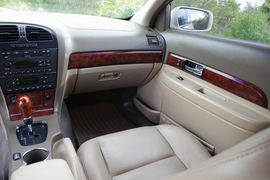 2001 Lincoln LS - Image 13 of 21