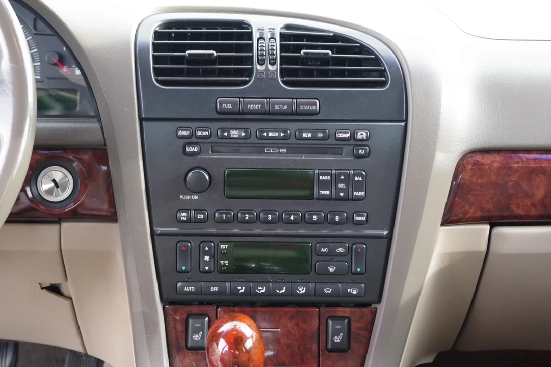 2001 Lincoln LS - Image 11 of 21
