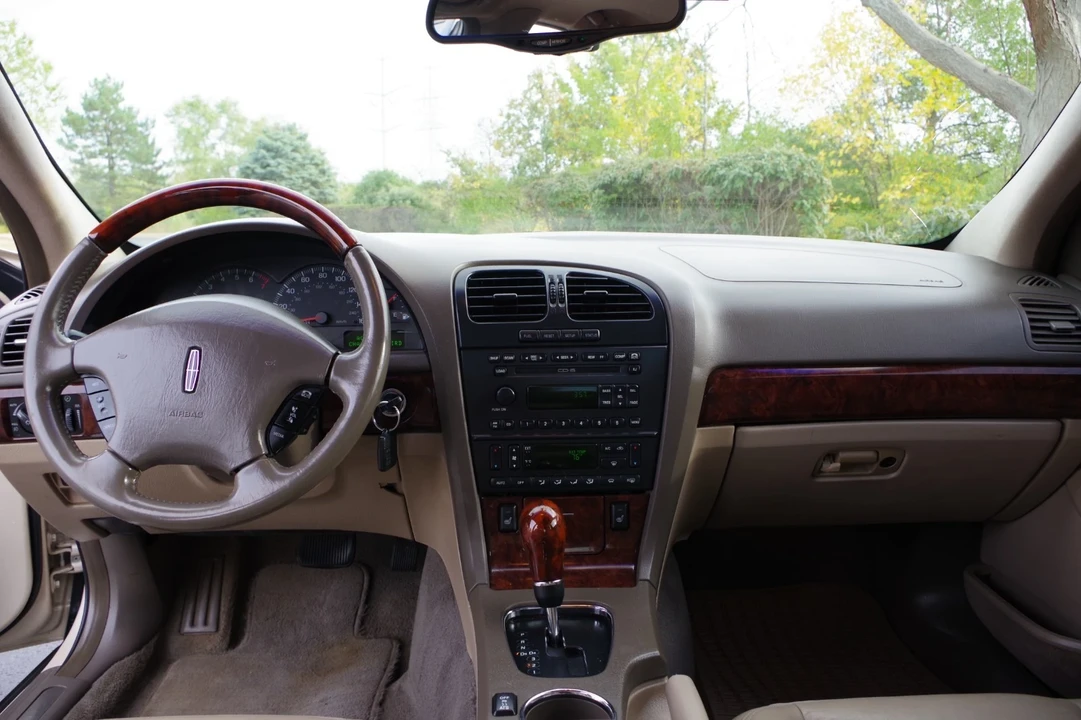 2001 Lincoln LS - Image 10 of 21