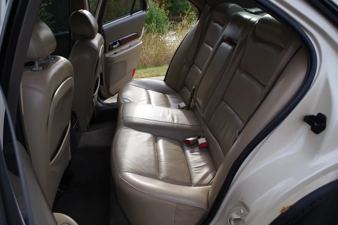 2001 Lincoln LS - Image 15 of 21