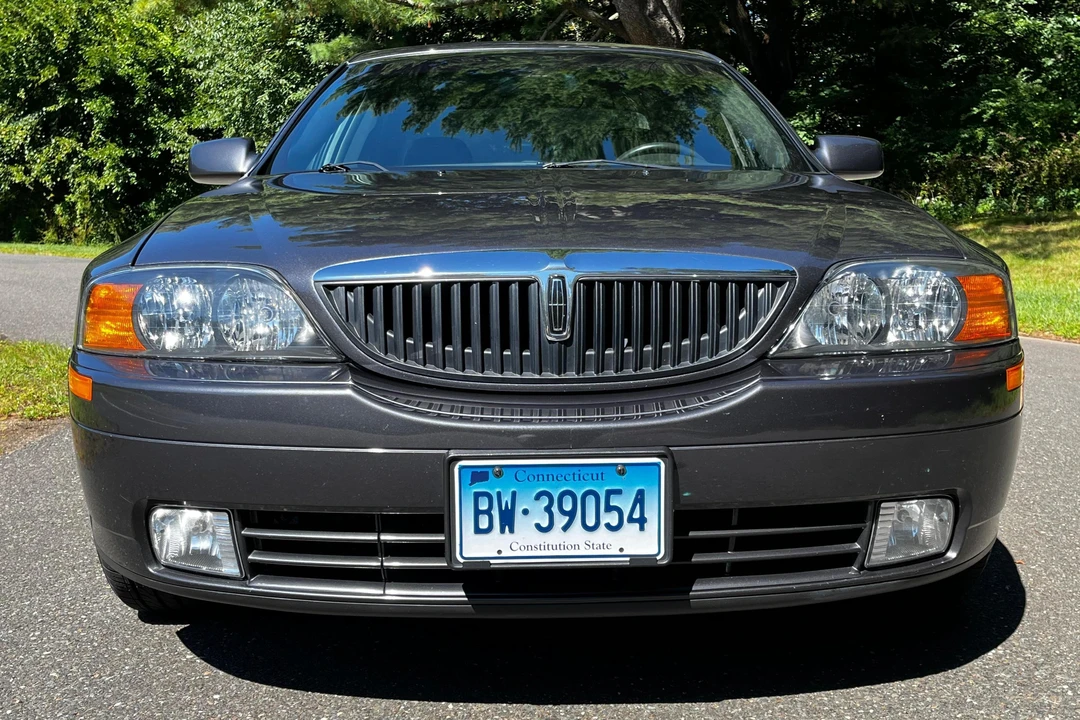 2001 Lincoln LS - Image 2 of 31
